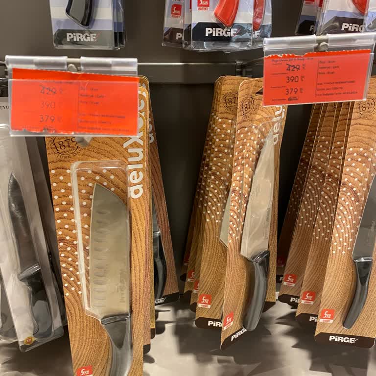 Raftaki Fiyat Farkı Ve İlgisiz Mağaza Yönetimi