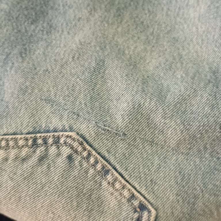 Defective Jeans from Stradivarius: Refund Request Ignored and Return Period Ending