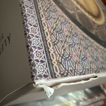 BKM Kitap'tan Sipariş: Uzun Bekleyiş Ve Hasarlı Ürünler