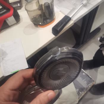 Philips Süpürge Servis Skandalı: Kırık Parça Ve Eksik Aksesuar