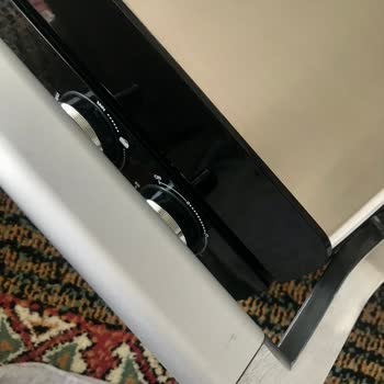 Teşhir Ürünü Ve Eksik Parçalarla Gelen Tost Makinesi