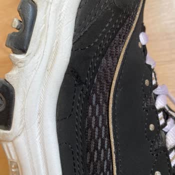 Skechers Ayakkabıda Süet Kısmında Çatlama Sorunu