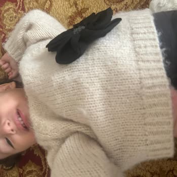 Zara'dan Alınan Kazak İki Giymede Tüyleniyor