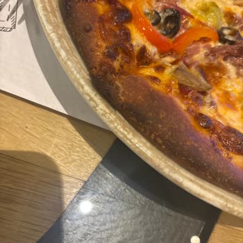No:03 Fırından Yeni Yanık Pizza