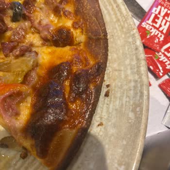 No:03 Fırından Yeni Yanık Pizza