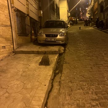 Kaldırım İşgali: Engelli Ve Yayalar İçin Geçiş Engeli