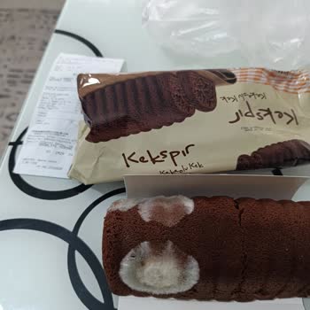 Küflü Kek Skandalı: Çocuklar İçin Tehlike