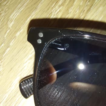 Çabuk Çizilen Gözlük Çerçevesi Sorunu