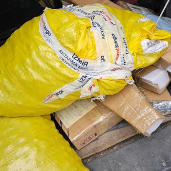 Kargo Paketinde Gizemli Kayıp Ve İzmir Aktarma Sorunu