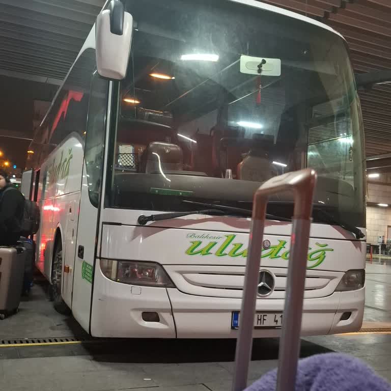 Soğukta Bekleyen Yolculara İlgisizlik