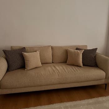 Yeni Alınan Koltuk Takımının Kumaşı Hızla Yıprandı Ve Servis Çözüm Sunmadı