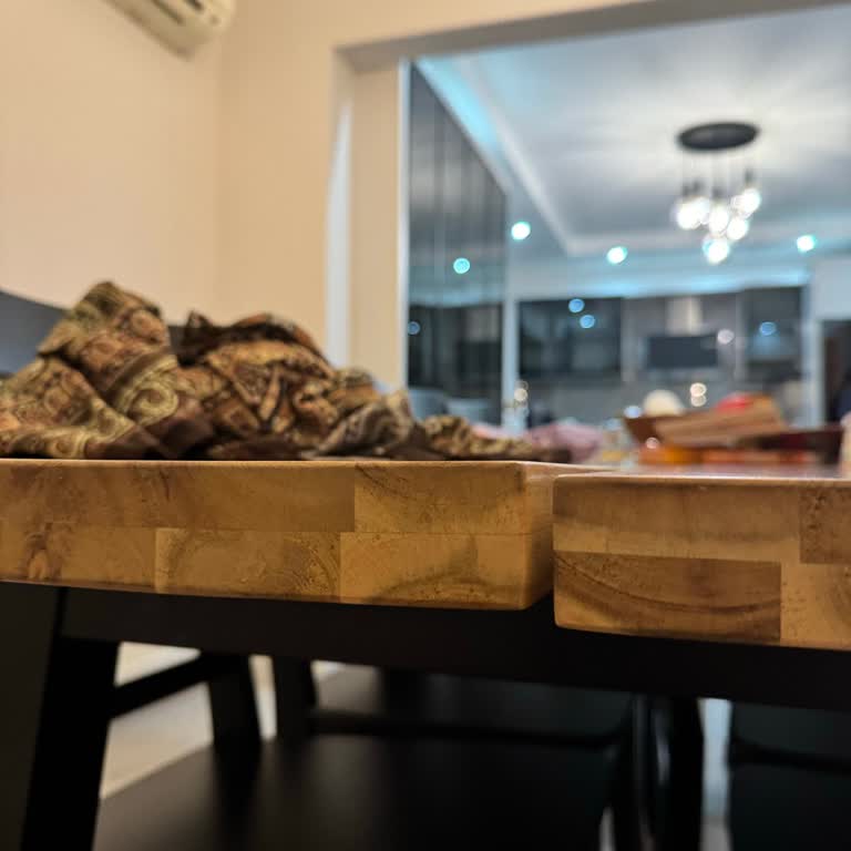 IKEA Yemek Masasında Eğilme Sorunu