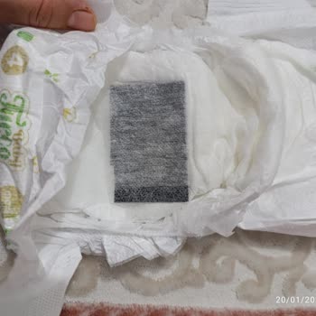 Bebek Bezi İçindeki Gizemli Siyah Bant Parçası