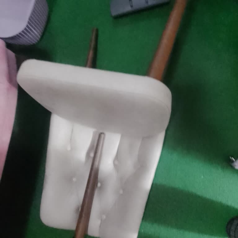 Mobilya Takımında Hayal Kırıklığı: Renk Ve Dayanıklılık Sorunları