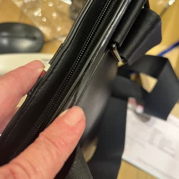 Tommy Hilfiger Çantada Üretim Hatası Ve Boyner'in Çözüm Süreci