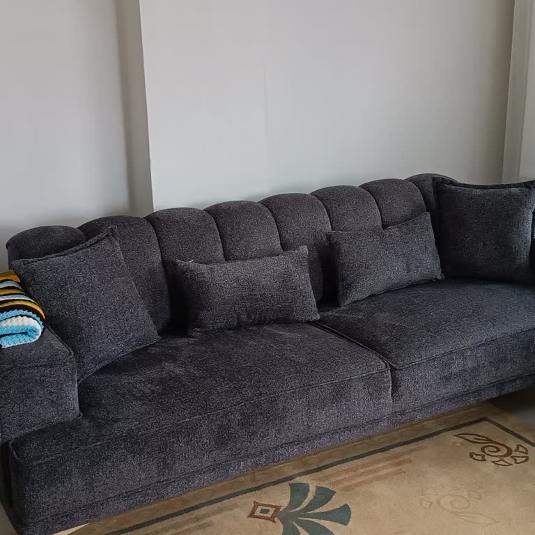 Kırık Koltuk Takımı Ve Yetersiz Çözüm