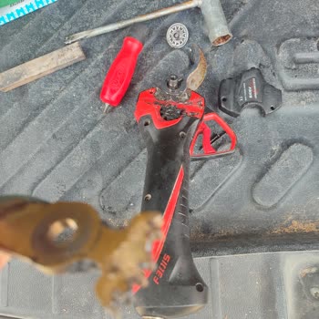 Yüksek Fiyatlı Budama Makası Sürekli Sorun Çıkarıyor