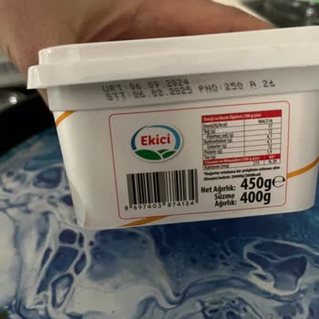 Taze Görünümde Küflü Peynir Şoku