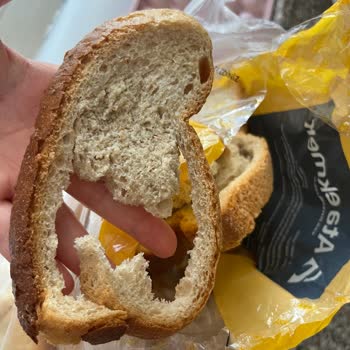 Bayat Ve Garip Görünümlü Tam Buğday Ekmeği Sorunu