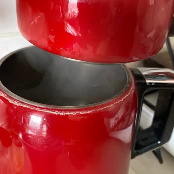 Yeni Çaydanlıkta Boya Problemi Ve Garanti Servisi İlgisizliği