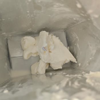 Birşah Bozuk Sütle Gelen Sağlık Tehlikesi!