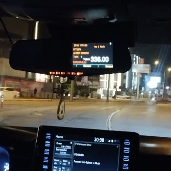 Yandex GO: Разница в цене приложения и таксометра