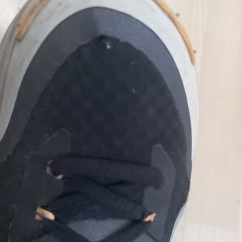 Adidas Ayakkabıda Kısa Sürede Deformasyon