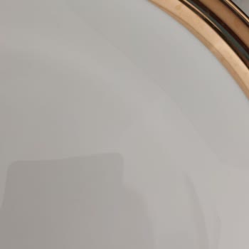 Yaldızları Lekelenen Yemek Takımı Ve İlgisizlik