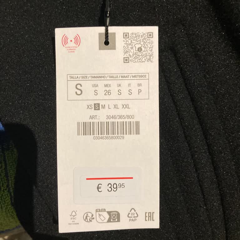 Discrepancias en precio de abrigo en Zara