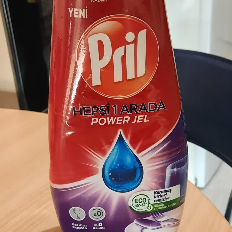 Pril Deterjan Cam Bardaklarda Renk Değişimine Sebep Oldu