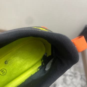 FLO'dan Alınan Ayakkabılarda Sürekli Sorun