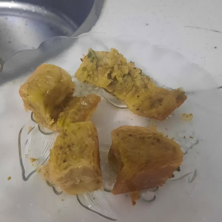 Hayal Kırıklığı: Antep Fıstıklı Baklavanın Fıstıksız Çıkması