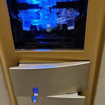 Makel Cellia Düğmelerinin Dayanıksız Tasarımı: Tüketici Çözüm Bekliyor