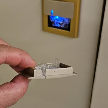 Makel Cellia Düğmelerinin Dayanıksız Tasarımı: Tüketici Çözüm Bekliyor