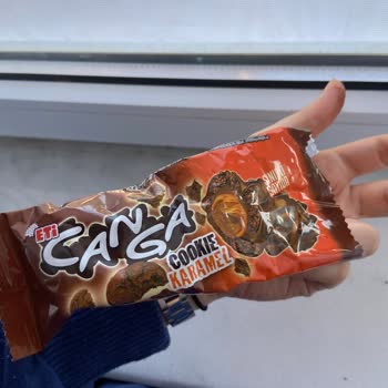 Eti Canga Cookie'de Hijyen Skandalı: Üründen Çıkan Kıl Şoku