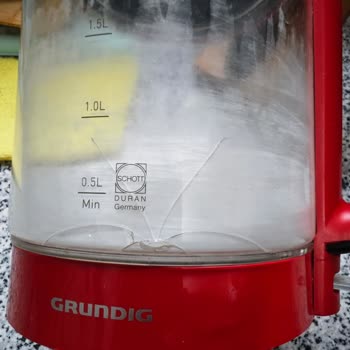 Grundig Çay Makinesi Kendi Kendine Kırıldı: Tehlikeli Durum!