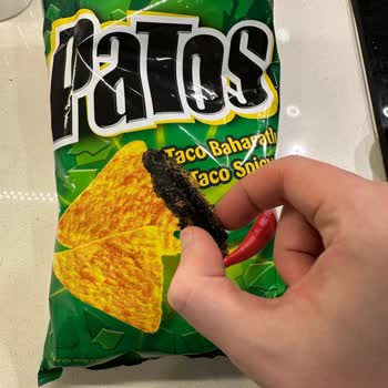 Cips Paketinde Gizemli Siyah Madde Şoku