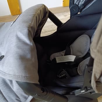 Pahalı Bebek Arabası Hayal Kırıklığı Yarattı