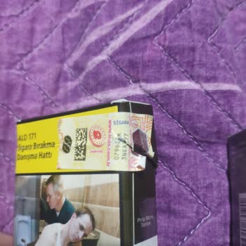 Parliament Night Blue, sabor y olor desagradables