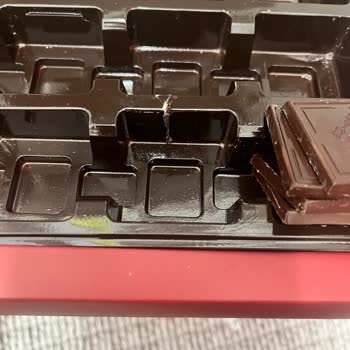 Madlen Çikolata İçinde Kurt Şoku