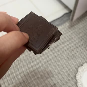 Madlen Çikolata İçinde Kurt Şoku