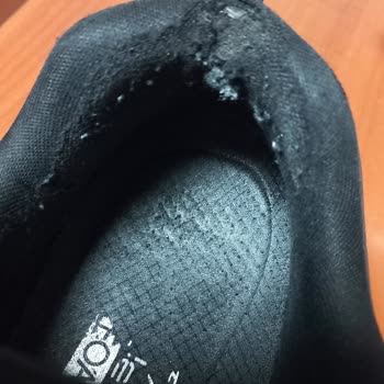 Skechers Ayakkabıda Garantiye Rağmen Erken Yırtılma