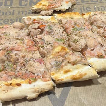 İzmit Dolphin AVM'de Tavuklu Pide Hayal Kırıklığı