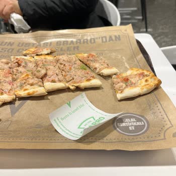 İzmit Dolphin AVM'de Tavuklu Pide Hayal Kırıklığı