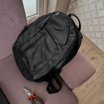 Yurtiçi Kargom Yine Zarar Görmüş Köşesinden Kırılmış