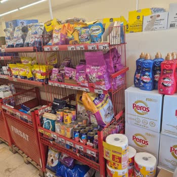 Sokak Hayvanlarına Duyarsız Market Zinciri