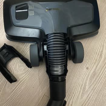 Philips Süpürgede Kırılan Parça Ve İlgisiz Hizmet