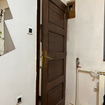 Stefan’s Airbnb in Belgrade Was Nothing Like the Photos – Dirty, Unhygienic, and Unsafe
