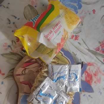 İndomie Noodle Paketinde Sos Sızıntısı Ve Güven Kaybı