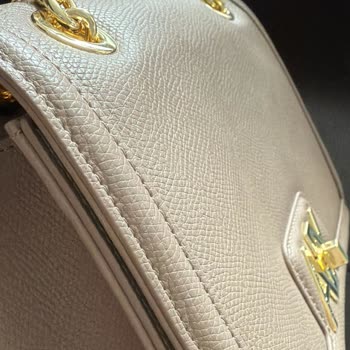 Armani Çanta Teslimatında Hayal Kırıklığı